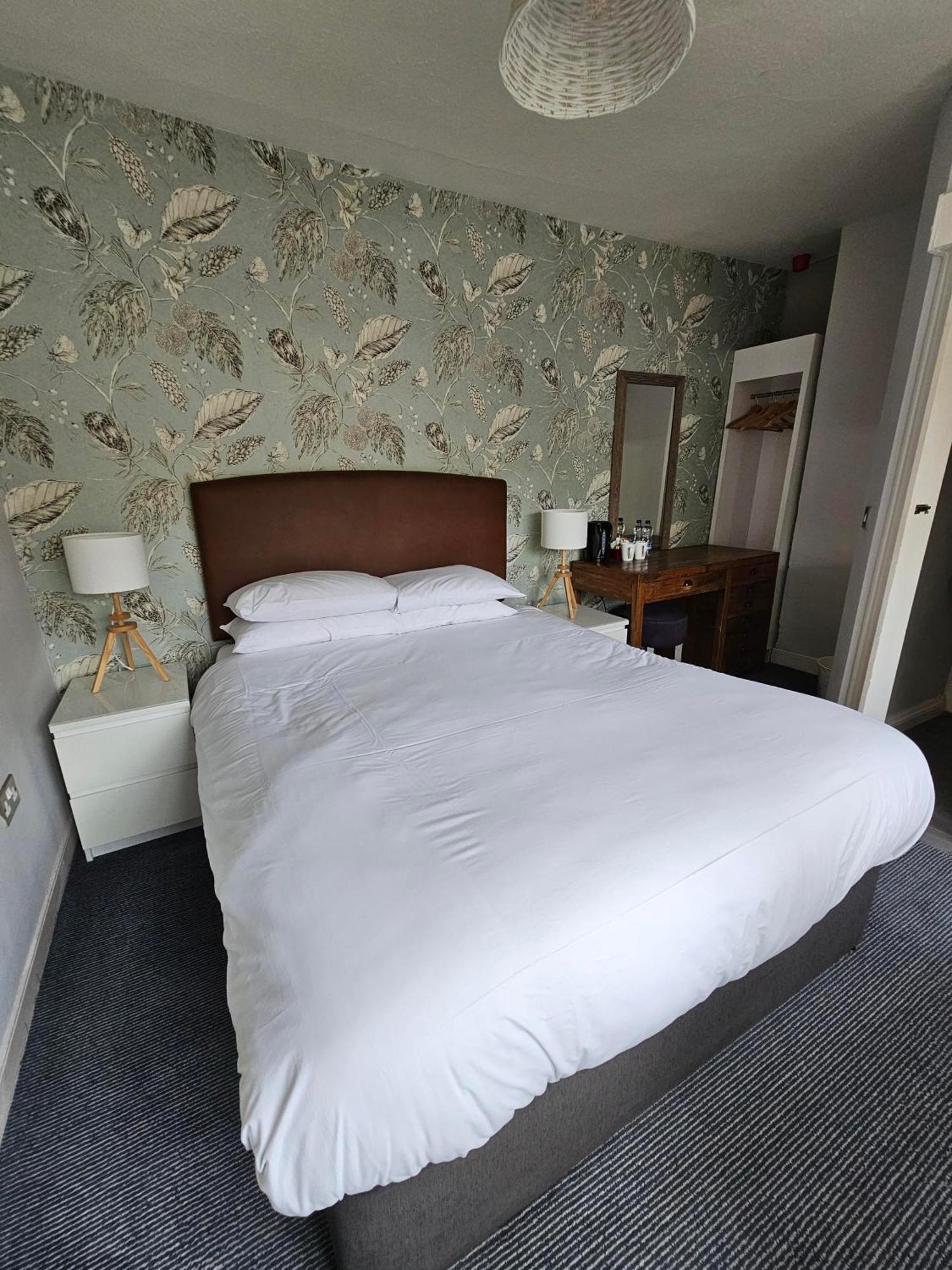 Cockhaven Arms Hotel Bishopsteignton Екстериор снимка